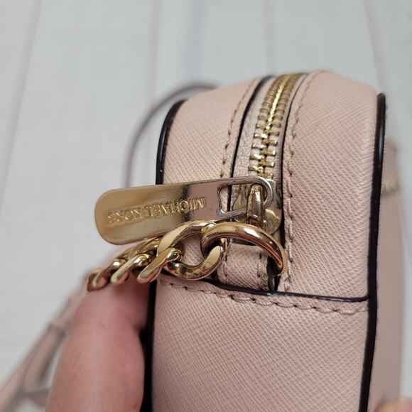 Michael Kors small jet set pink saffiano leather gold chain crossbody bag purse - Picture 6 of 15